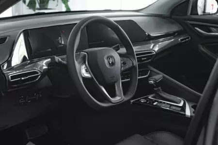 Интерьер Changan EADO plus, фото 15/17